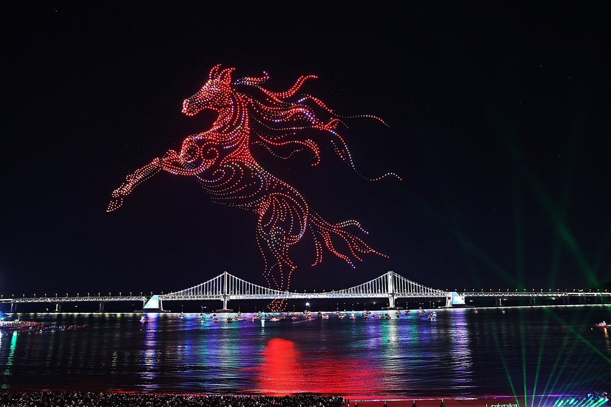 광안리 M드론 라이트쇼 2026 카운트다운 특별공연 사진